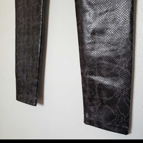 7 FOR ALL MANKIND Leggings Snake Print Faux Leather Pants Grey High Rise Medium - Picture 5 of 12